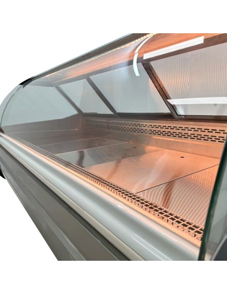 Vitrina Charcutera Color acero– 2000 x 1050 x 1200 mm – Refrigeración Ventilada– Cristal Curvo